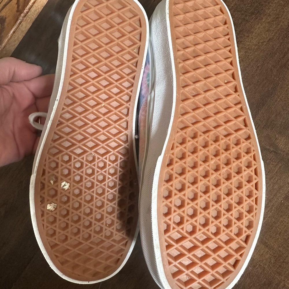 Vans - Picture 5 of 7